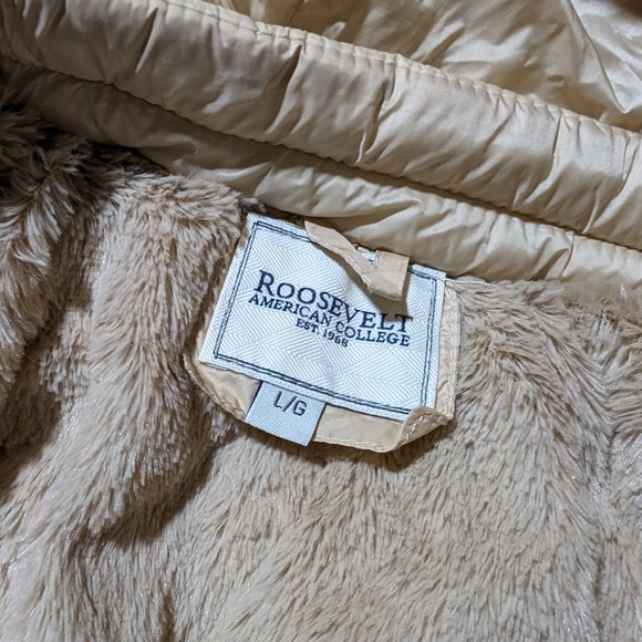 Tan winter coat with zip off hood, pink pocket zippers and faux fur lining - Picture 4 of 6